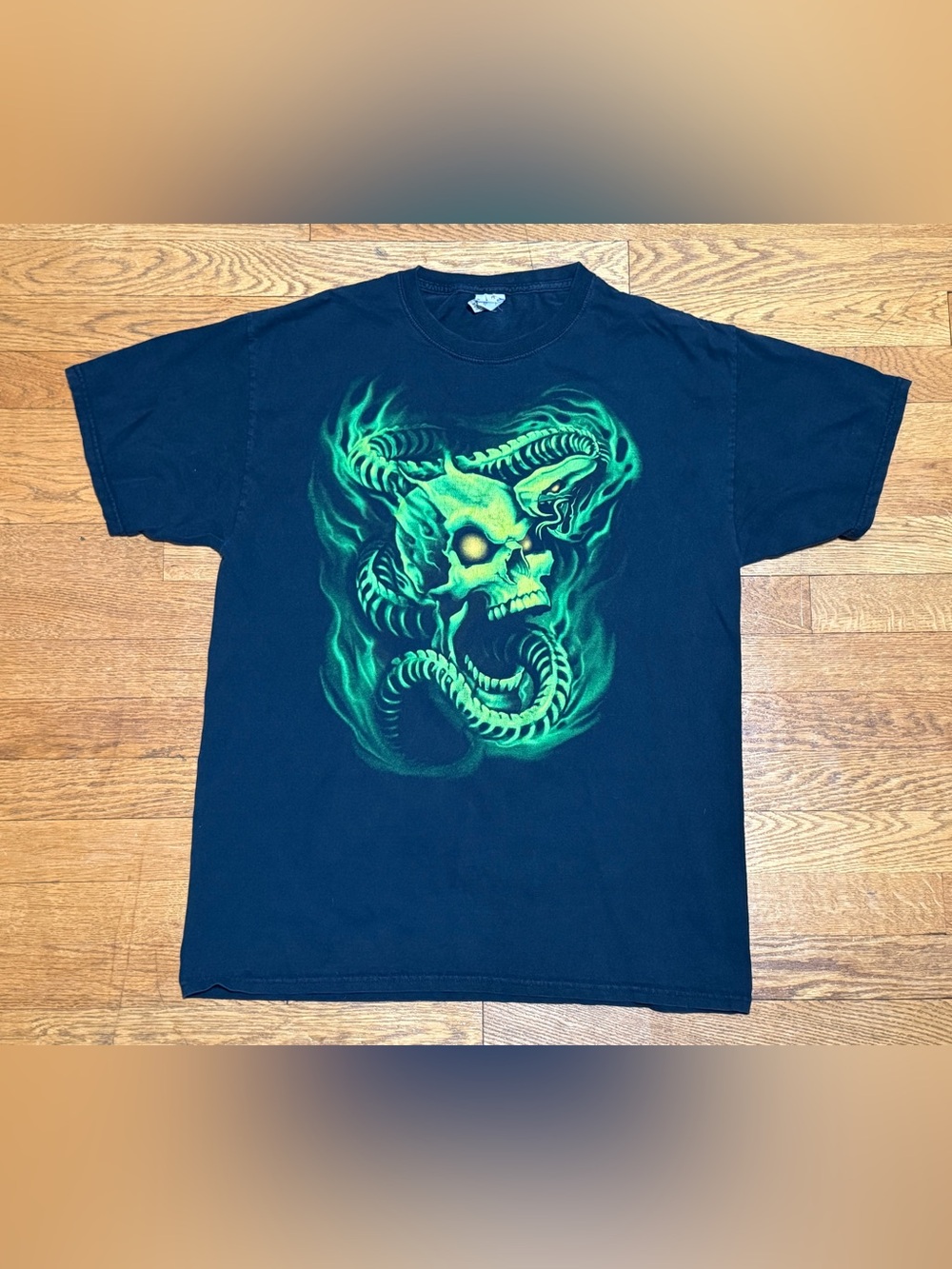 Vintage Men’s (Large) 2000’s Y2K Neon Green Skull Entwined with a Snake